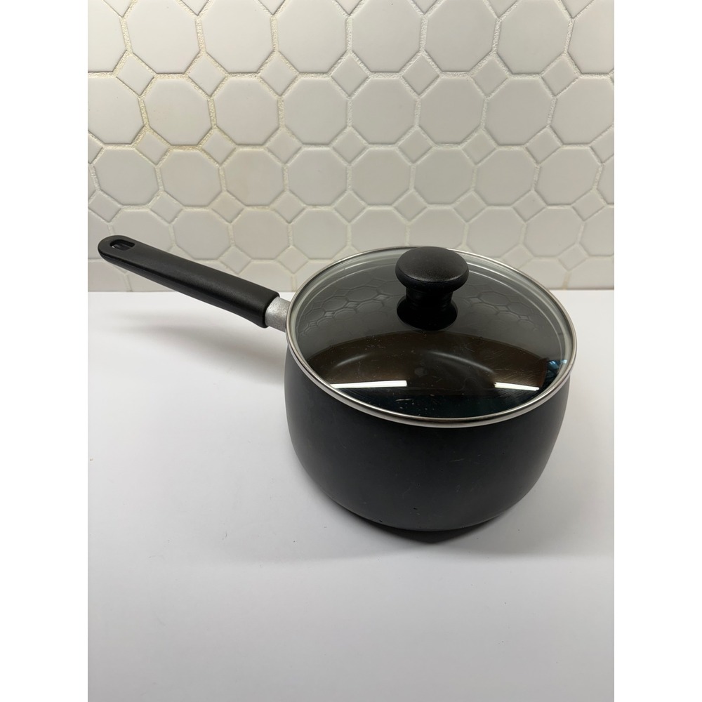 The Pampered Chef Saucepan 2qt Black Non-Stick Glass Lid Cookware